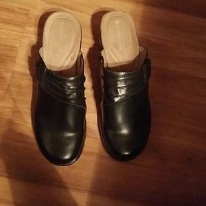 Naturalizer Black Clogs